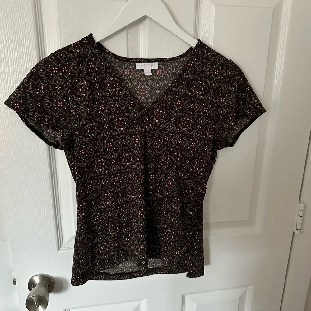 Patterned V-Neck Short Sleeve Shirt